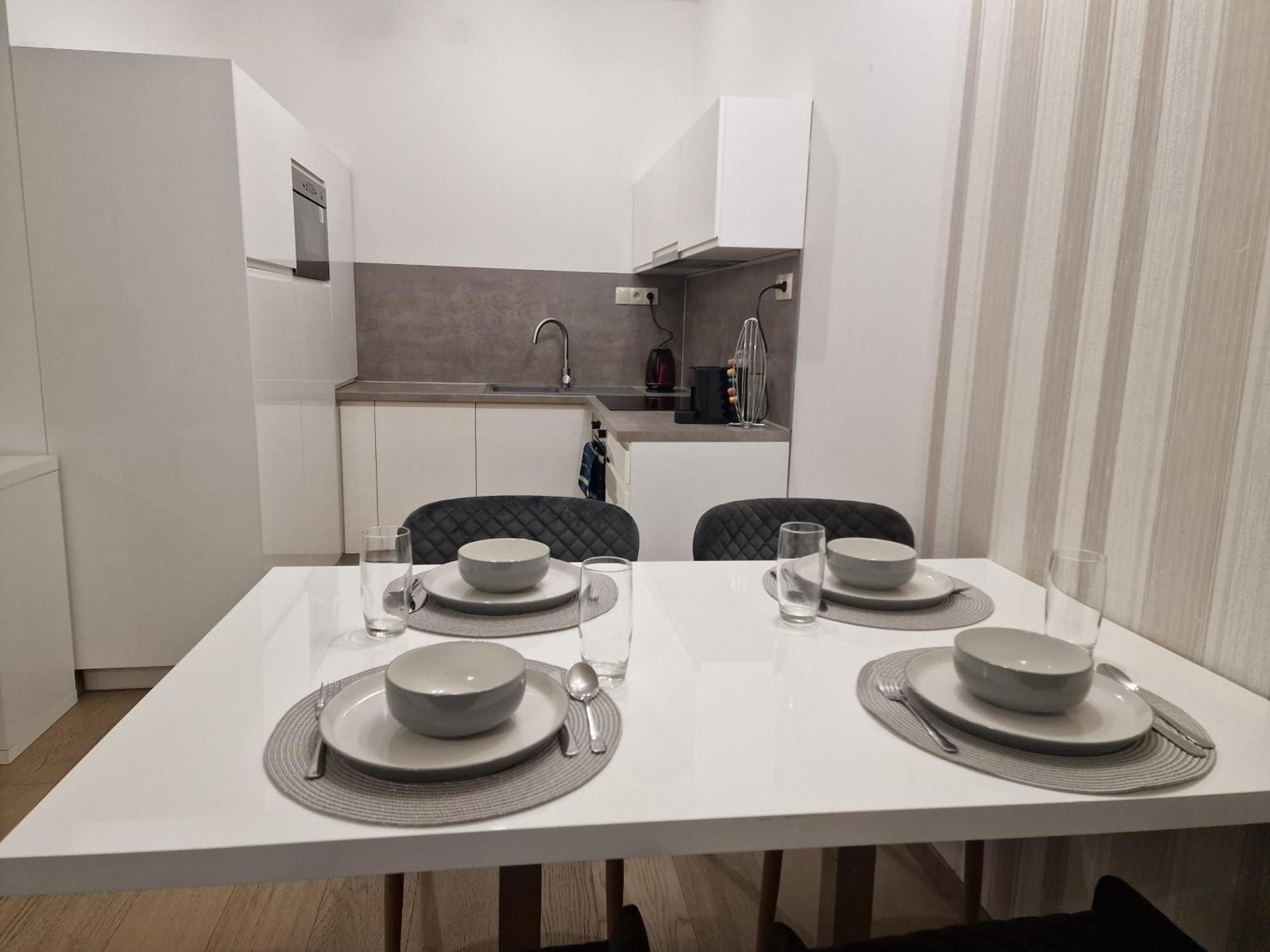 Stylish Panorama City Family Suite براتسيلافا المظهر الخارجي الصورة