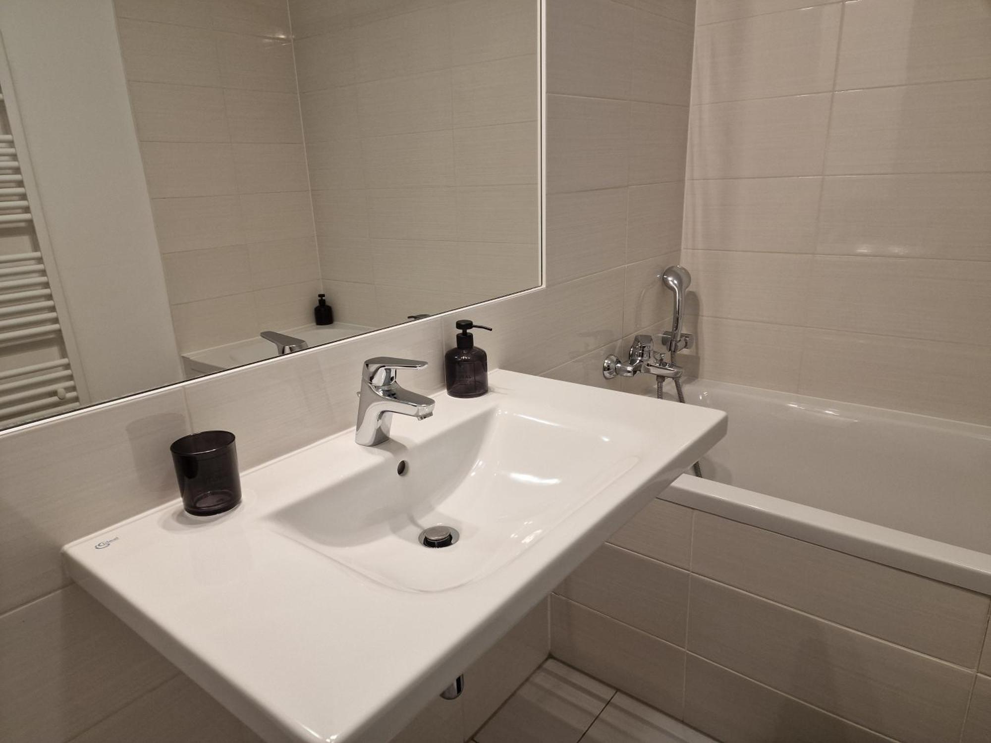 Stylish Panorama City Family Suite براتسيلافا المظهر الخارجي الصورة